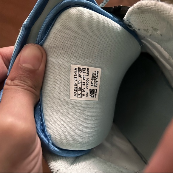 Adidas - Picture 2 of 4